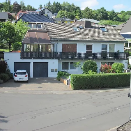 Blaues Haus Eifel 公寓
